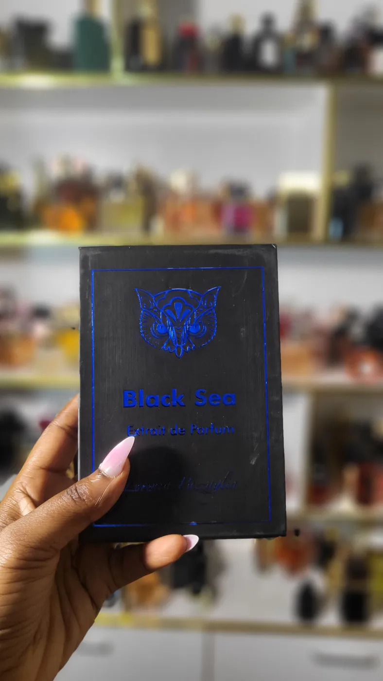 Lorenzo Pazzaglia Black Sea Extrait de Parfum bottle